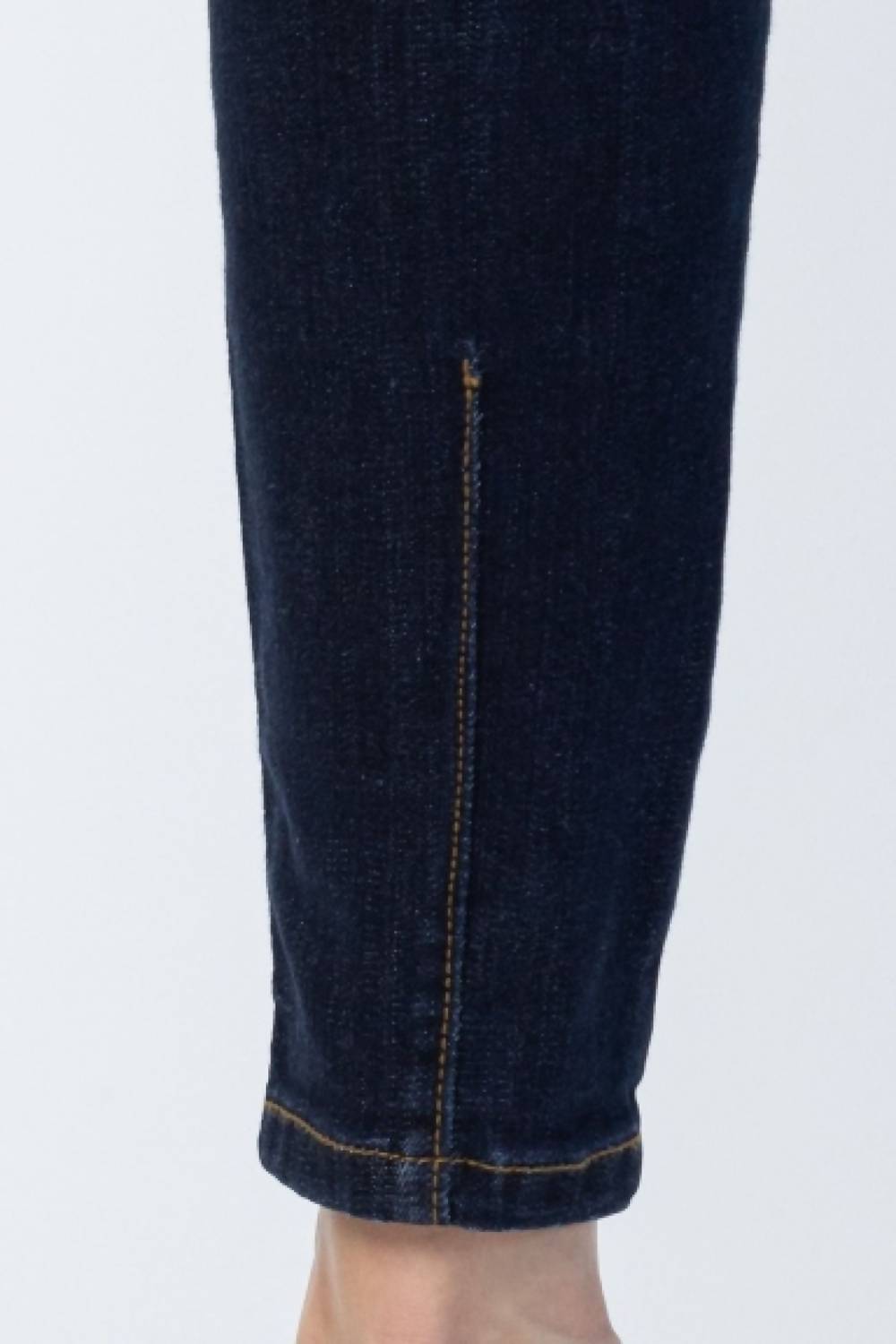 Judy Blue - Back Phone Yoke Seam Skinny