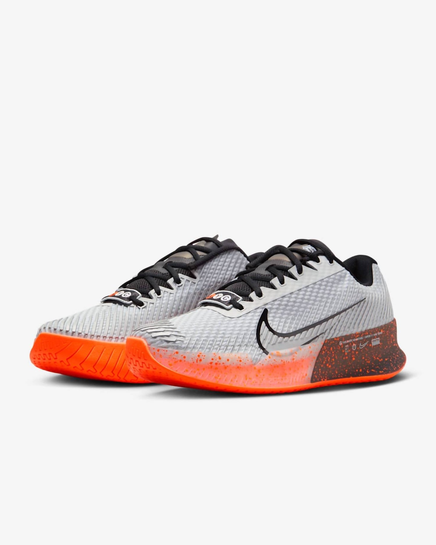 नाइके - मेन्स ज़ूम वेपर 11 हार्ड कोर्ट टेनिस शूज़