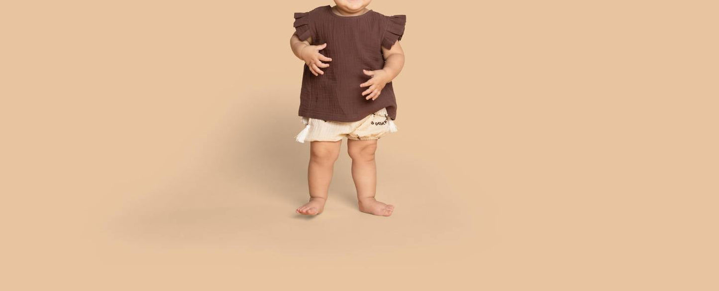 Omamimini - Gauze top with box pleated sleeve