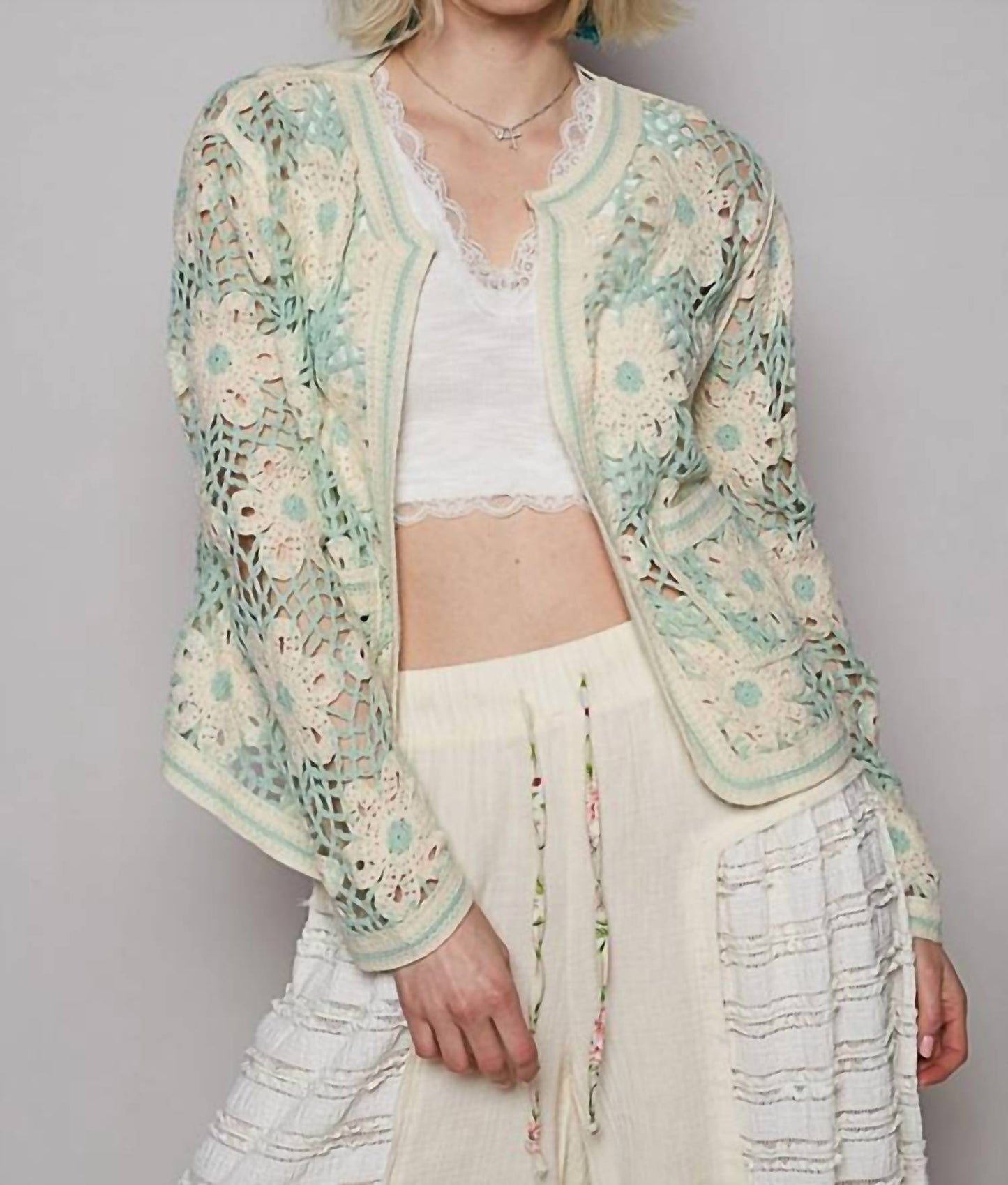 Pol - Cropped Long Sleeve Crocheted Cardigan