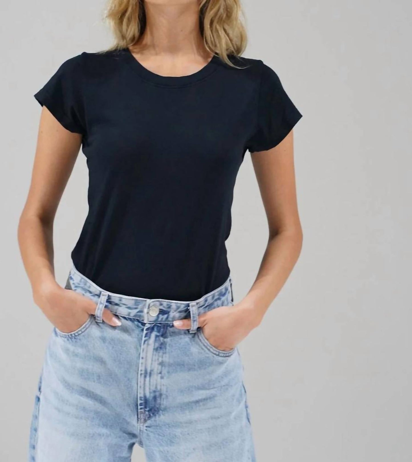 Lna - Fitted Rib Crewneck Tee