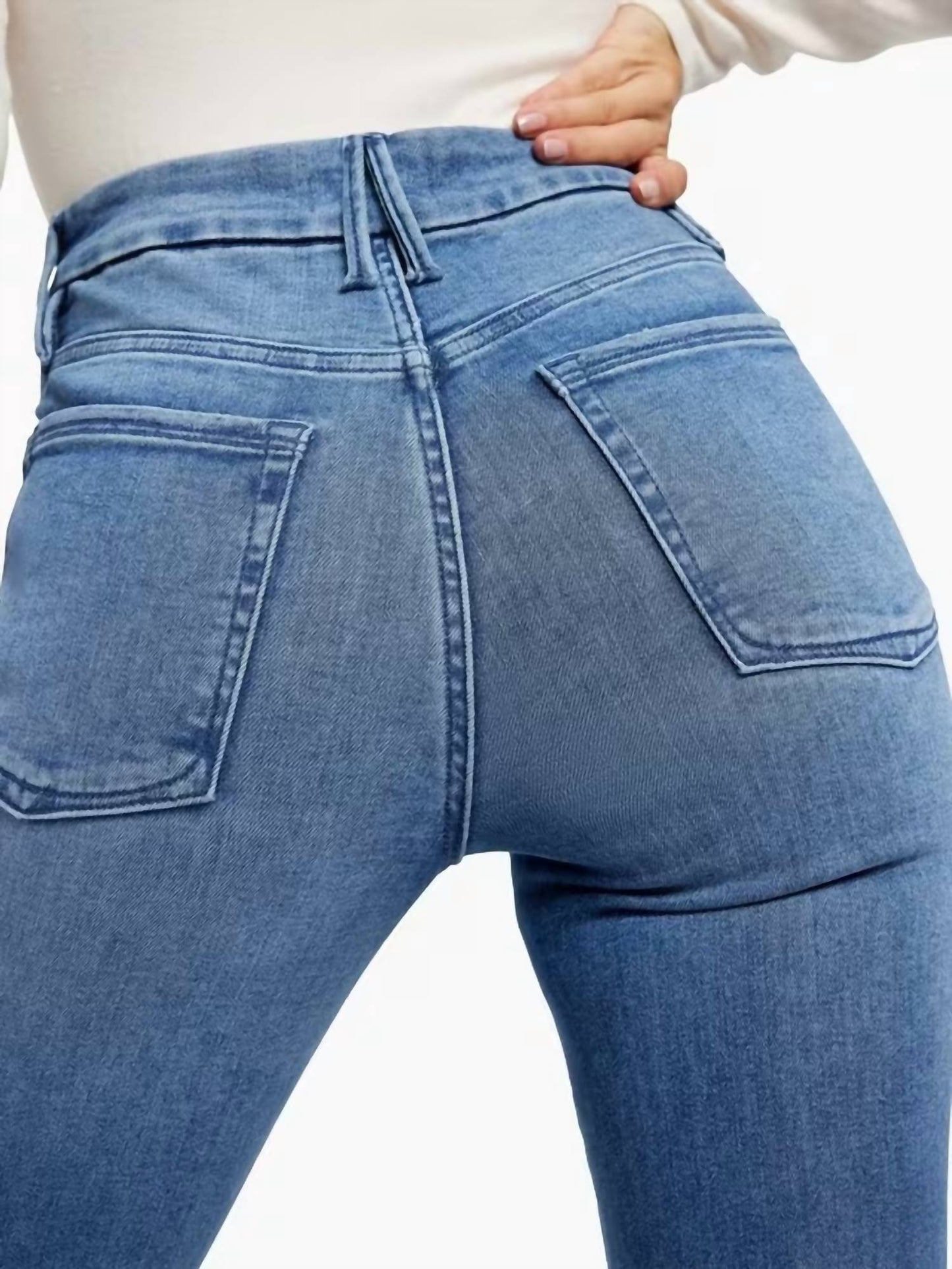Good American - Pull On Flared Jeans