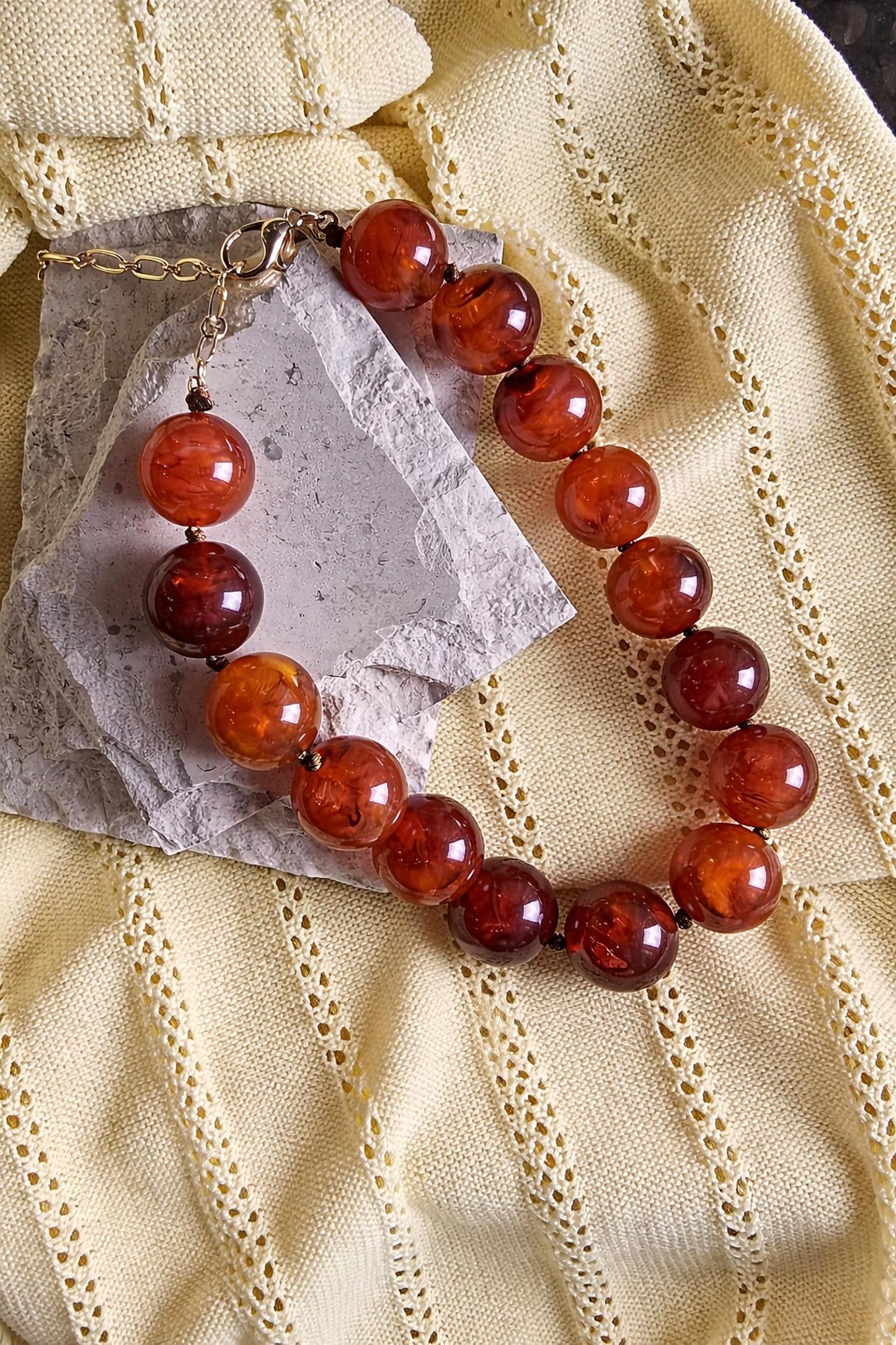 Baublebar - महिलाओं का चंकी बीडेड रिज़ॉर्ट नेकलेस