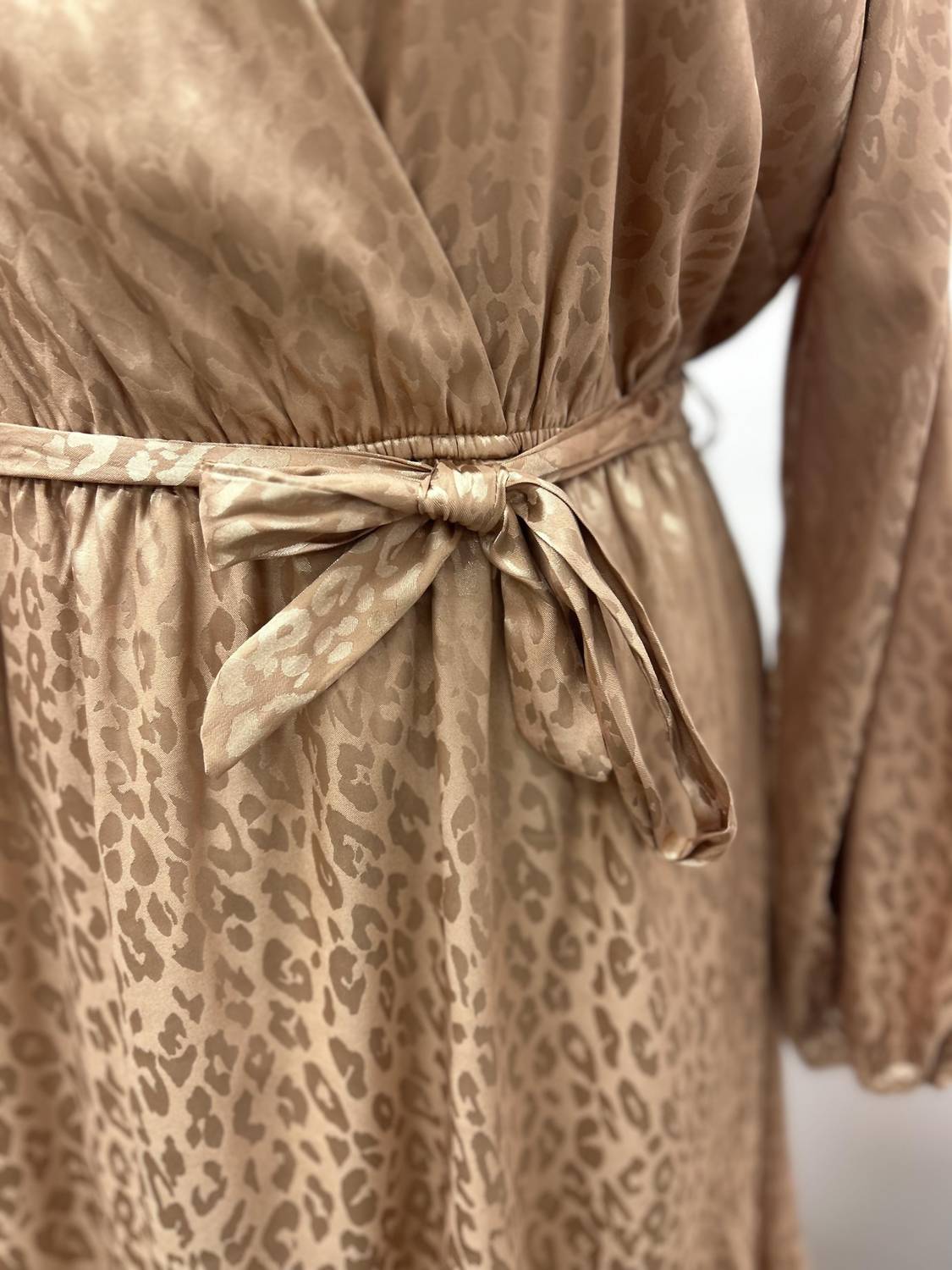 143 Story - PLUS SIZE TONAL LEOPARD SATIN WOVEN DRESS