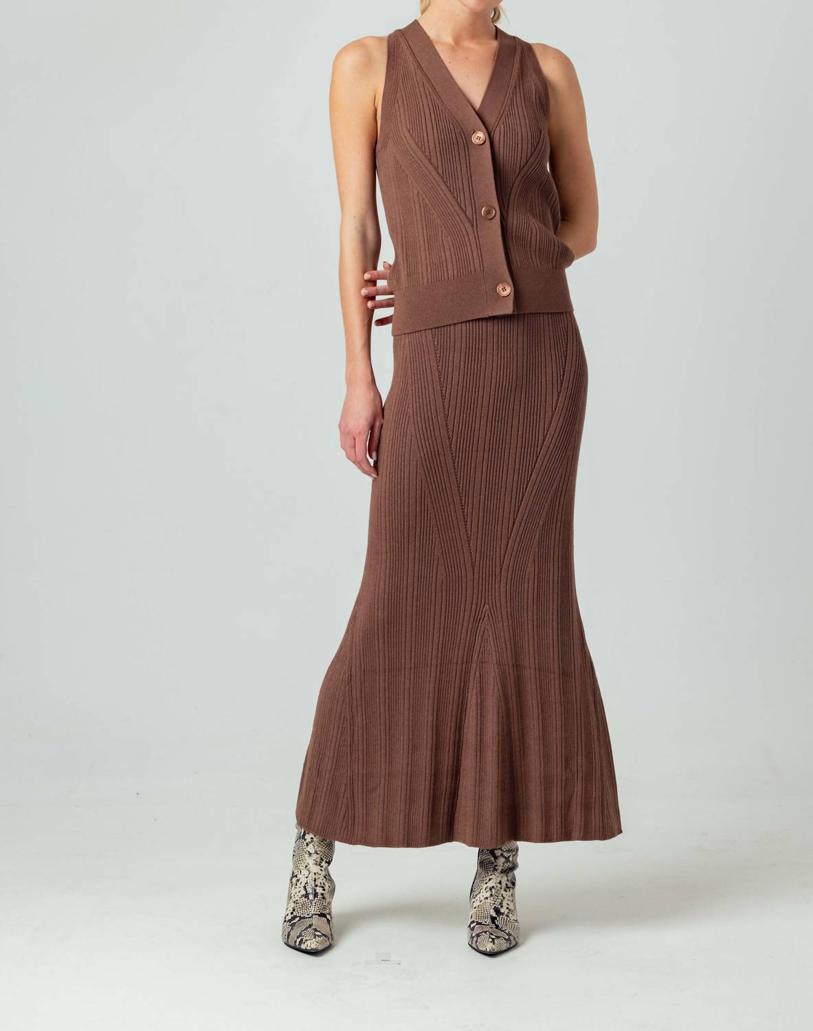 Sundays - Ziva Vest