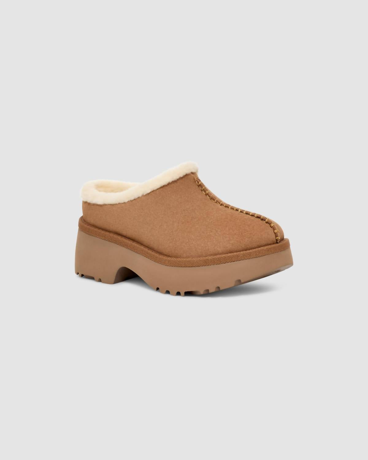 Ugg - महिलाओं के लिए न्यू हाइट कोज़ी क्लॉग