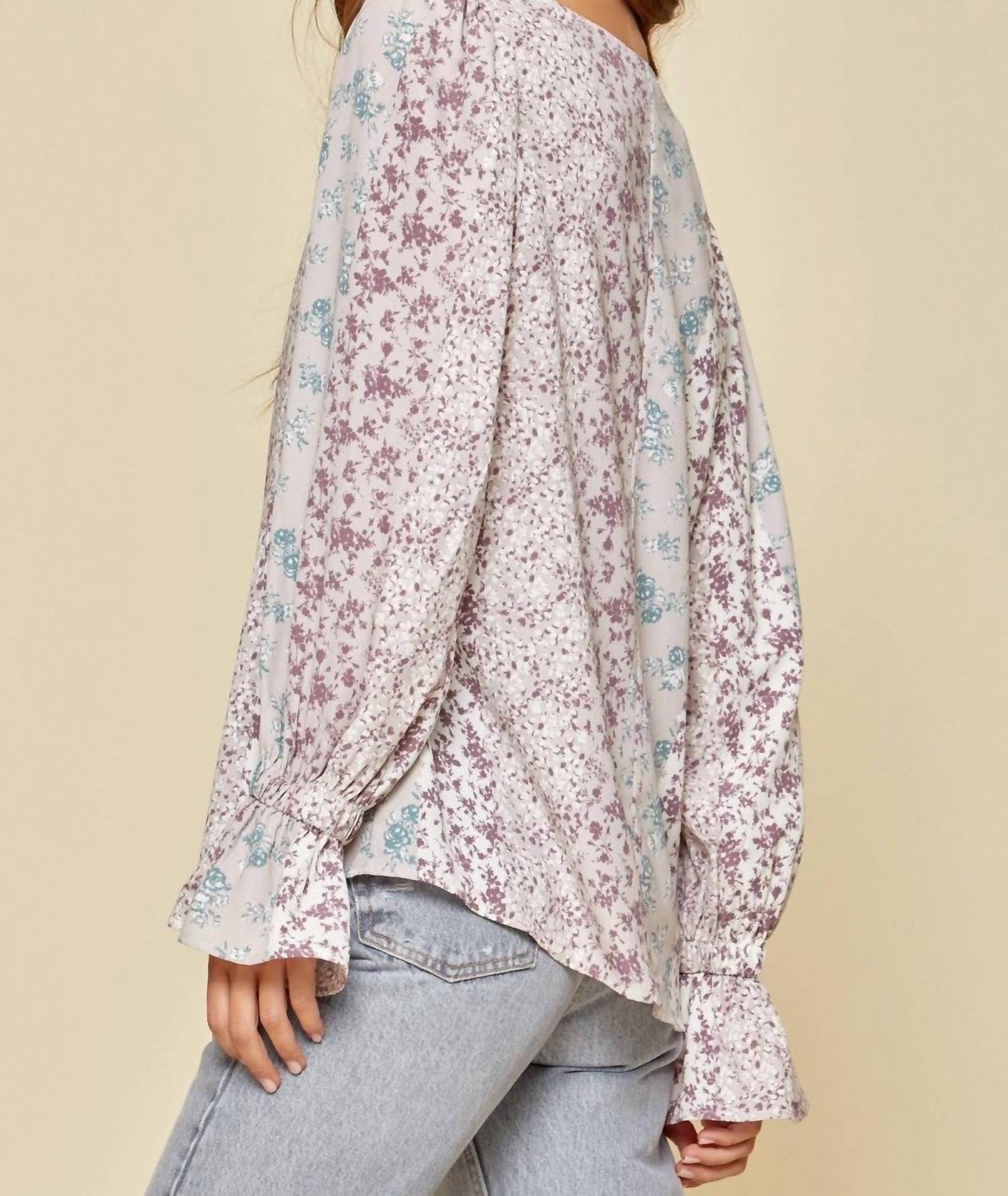 Andree By Unit - Floral Ruffle Sleeve Blouse