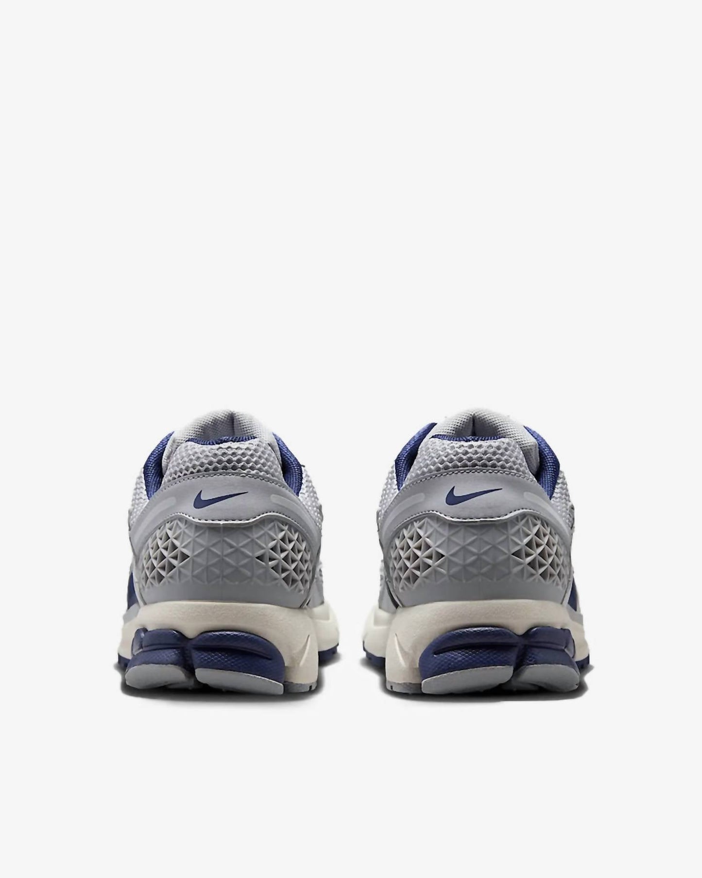 Nike - Men's Zoom Vomero 5 Sneaker