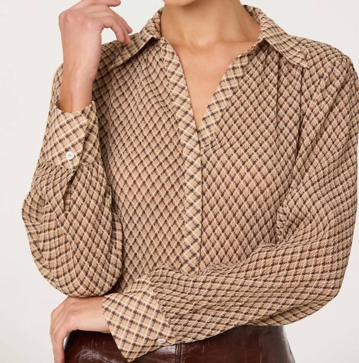 Astr - Laurel Diamond Print Long Sleeve Top