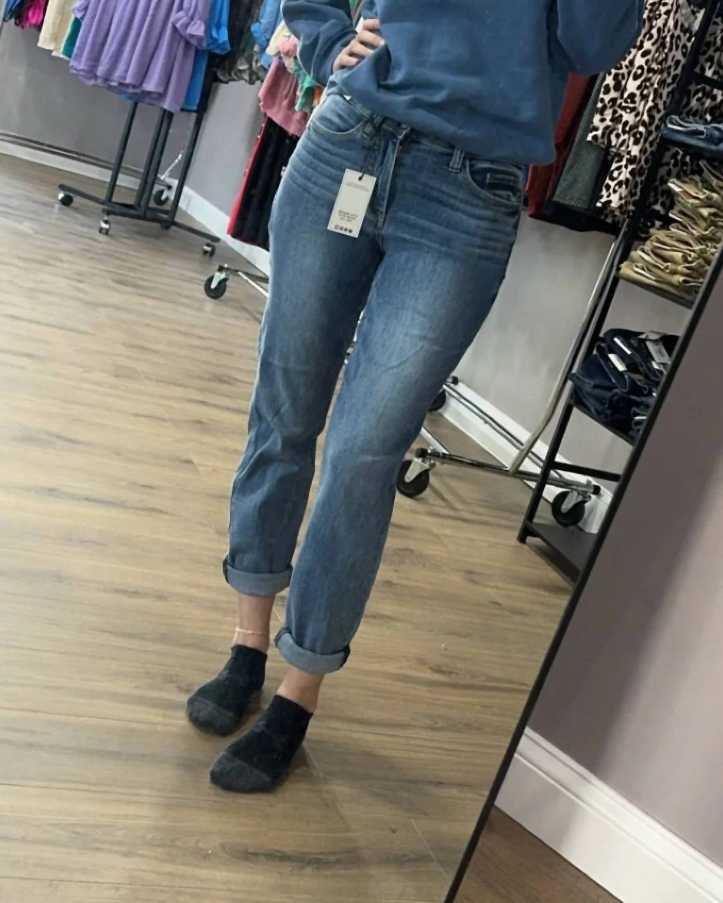 Judy Blue - Mid-rise Slim Capri Jeans