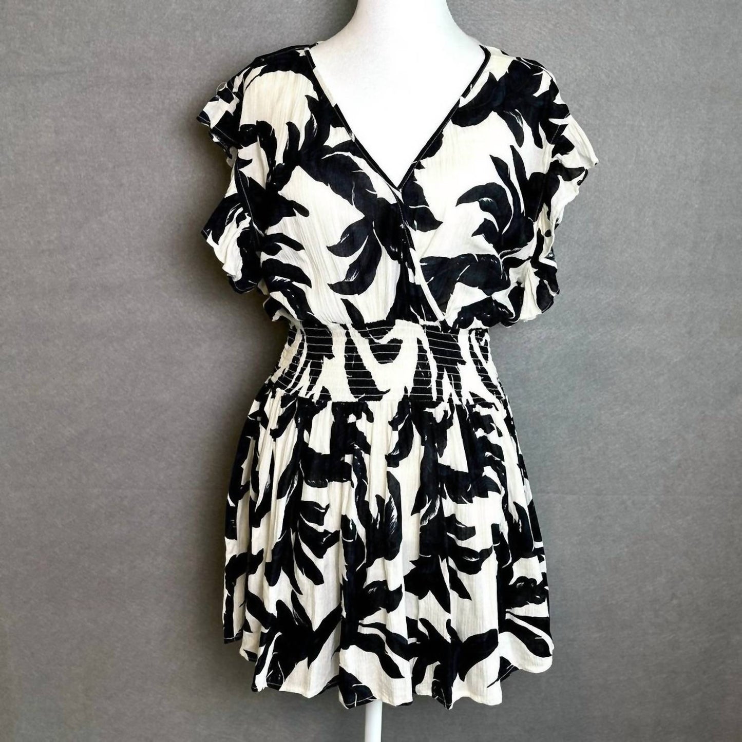 Elan - Short Sleeve Smock Waist Dress