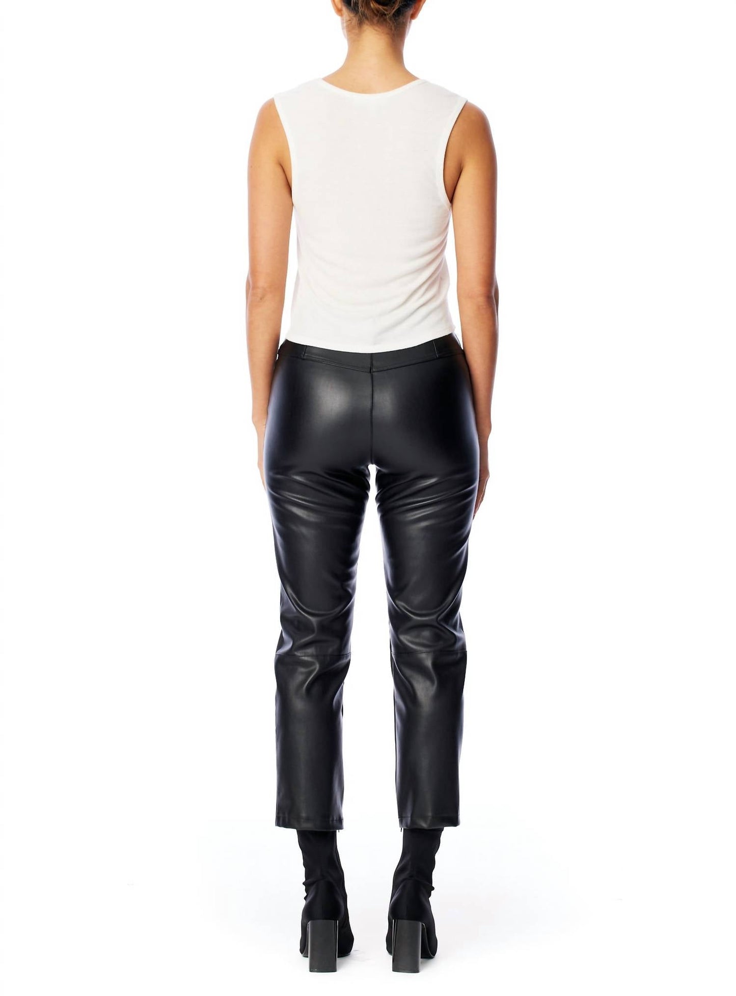 Lblc The Label - Charlotte Ribbed V-neck Top