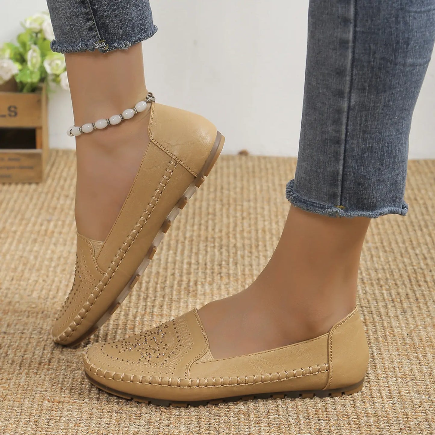 Handmade Stitched Solid Color Low Top Gommino Flats