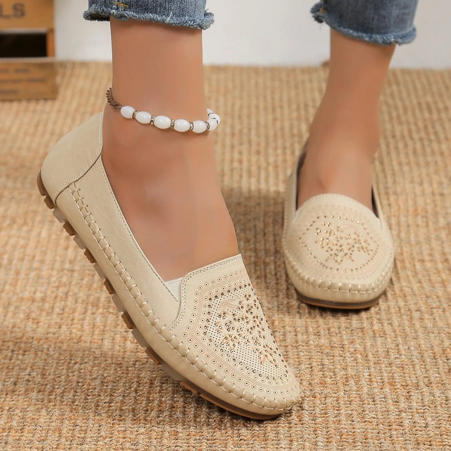 Handmade Stitched Solid Color Low Top Gommino Flats