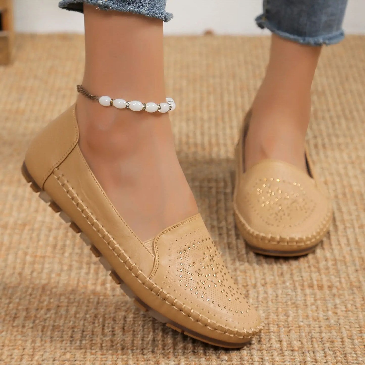 Handmade Stitched Solid Color Low Top Gommino Flats