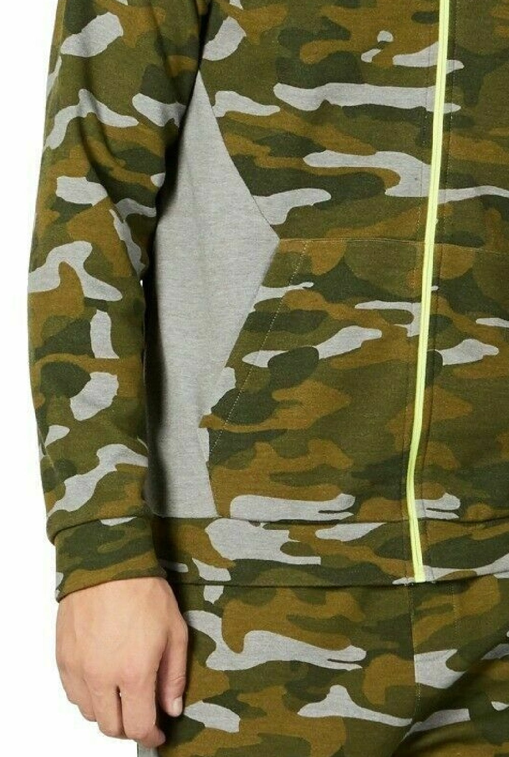 Ideology Men's Colorblocked Camo Jacket Green Size Large