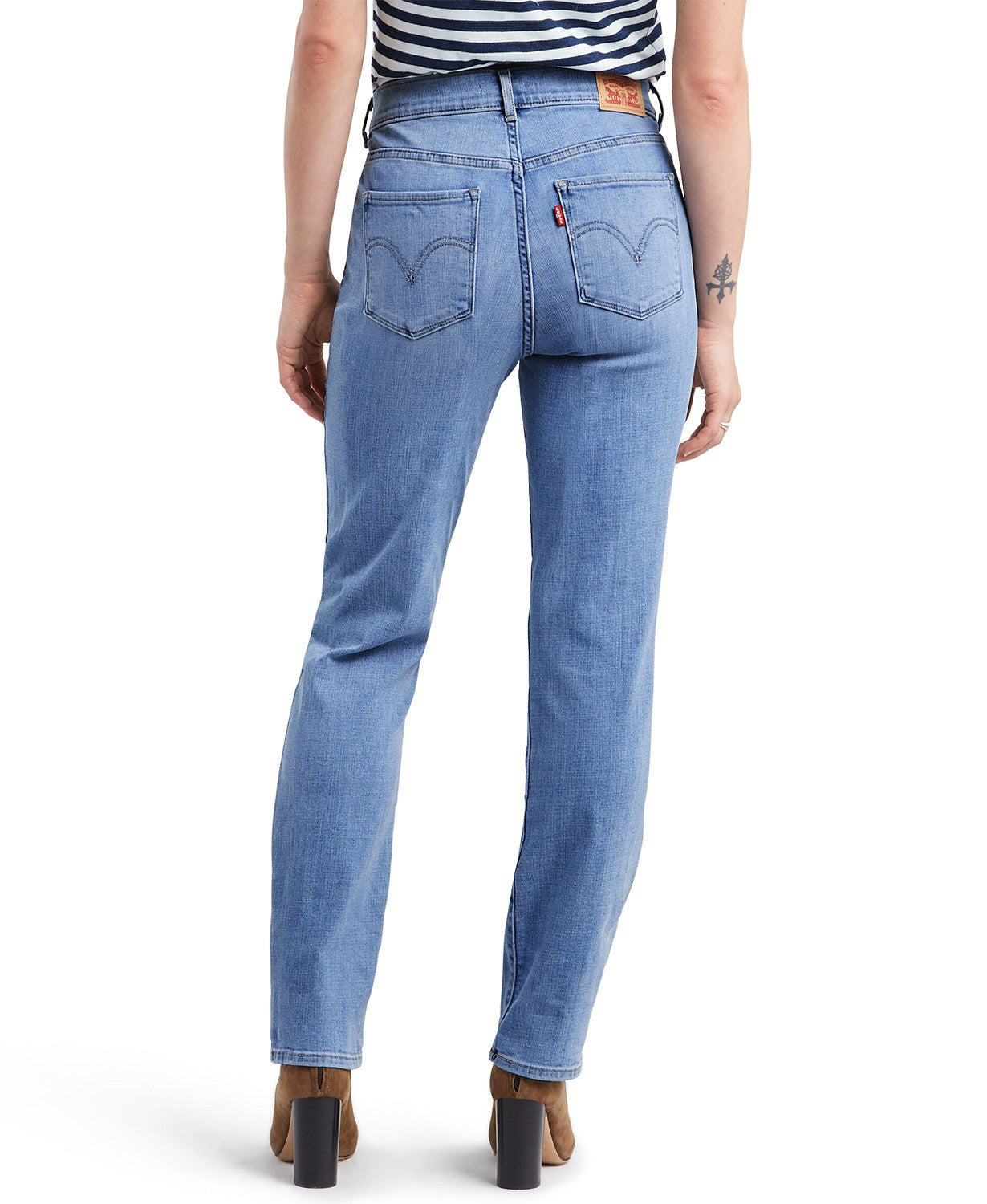 Levi's Women's Classic Straight Jean Med Blue Size 12