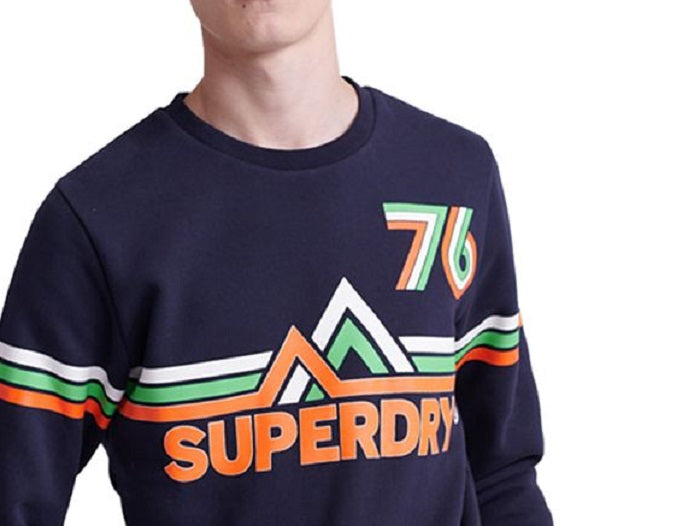 Superdry पुरुषों का डाउनहिल रेसर ग्राफिक स्वेटशर्ट नीला, साइज़ मीडियम