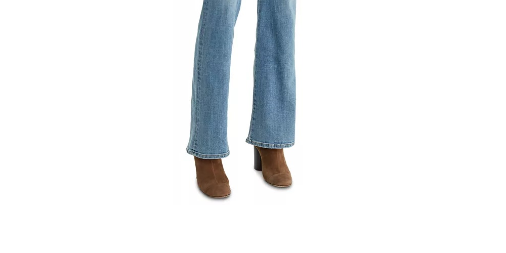 Levi's Women's Classic Bootcut Jeans Blue Size 2