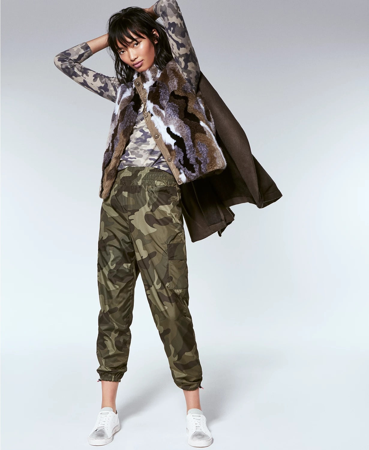 Almost Famous Junior's Camo Print Jogger Pants Green Size X-Small