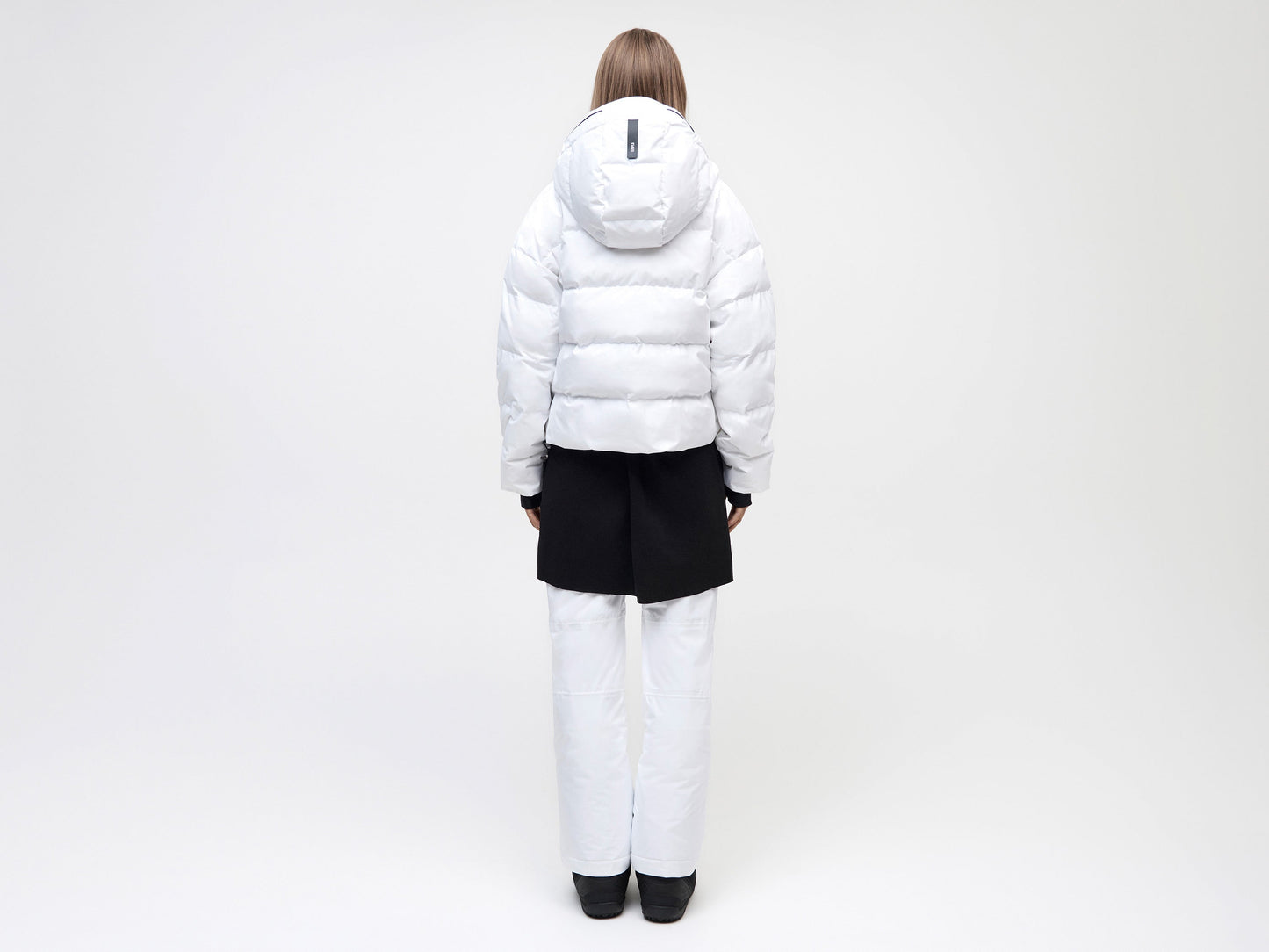 Naswa Puffer Cropped - White