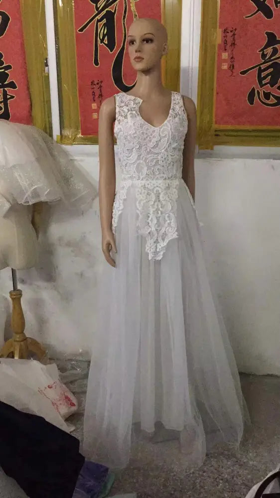 Sleeveless Lace and Tulle Floral Wedding Gown