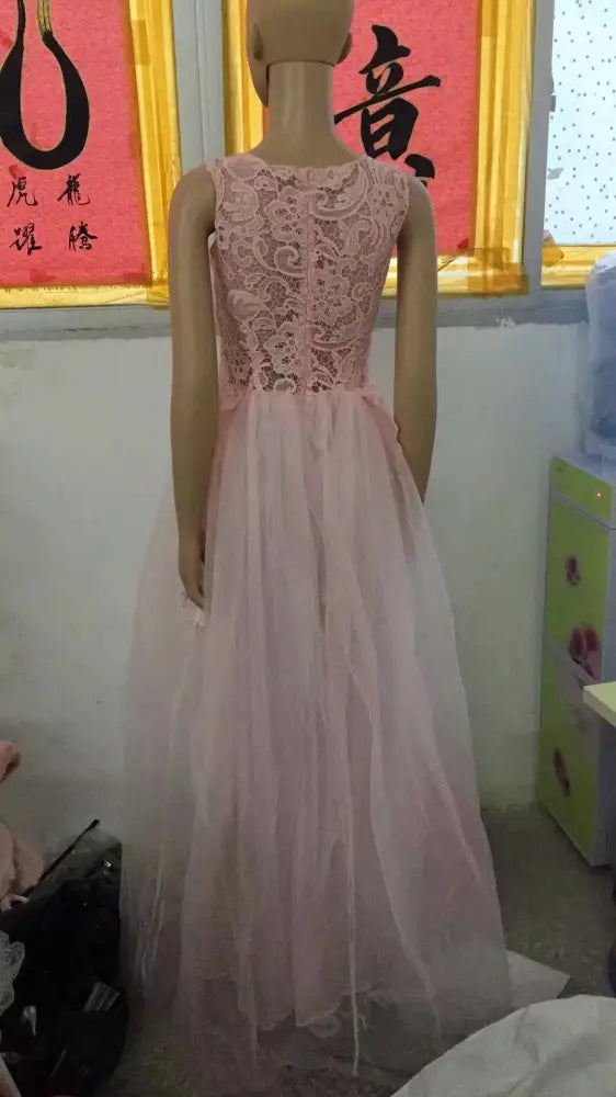 Sleeveless Lace and Tulle Floral Wedding Gown