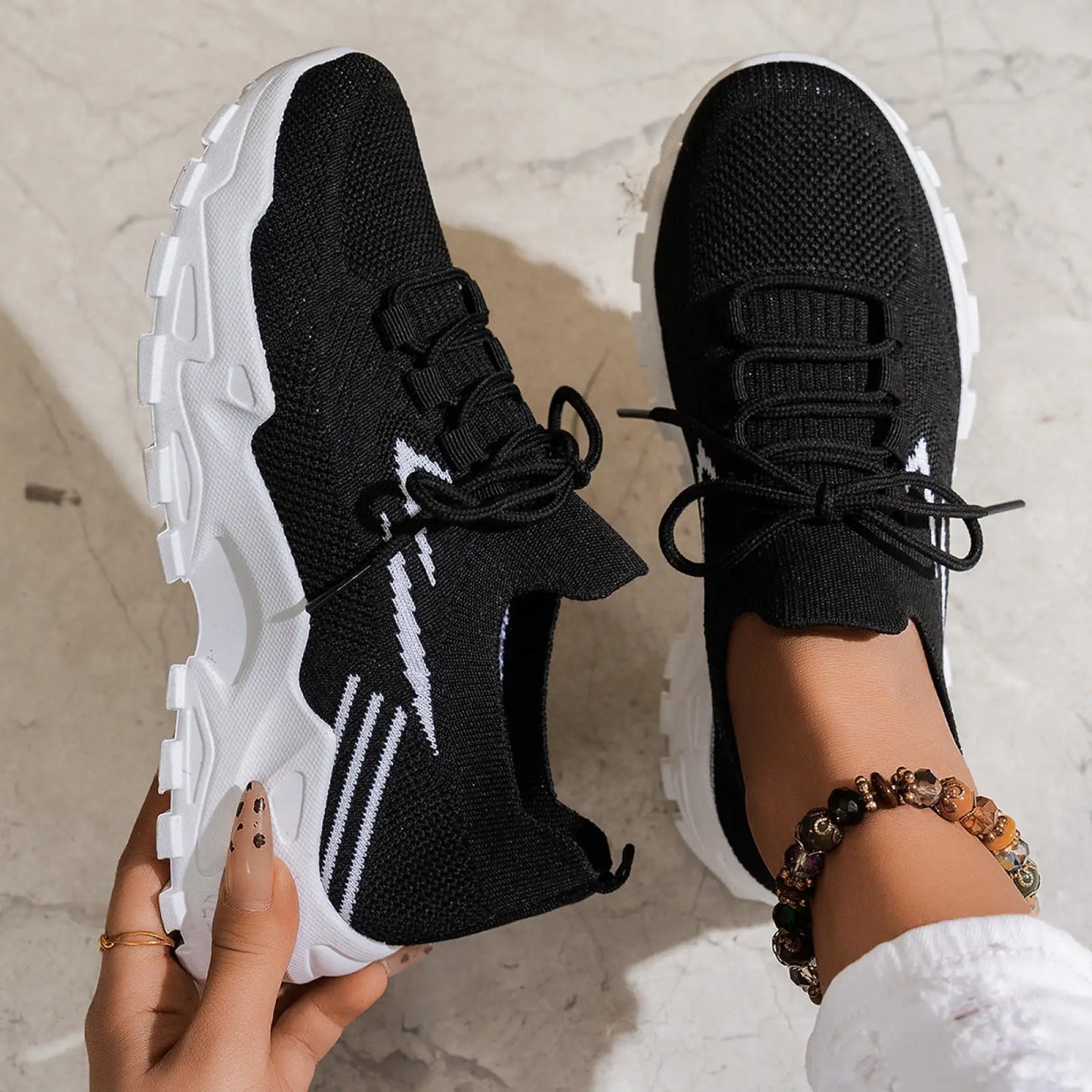 Women's Lightweight Breathable Mesh Lace Up Sports Shoes