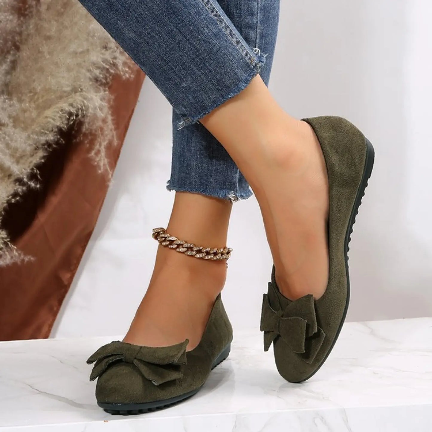 Women's Suede Bow Round Toe Flat Gommino Loafers