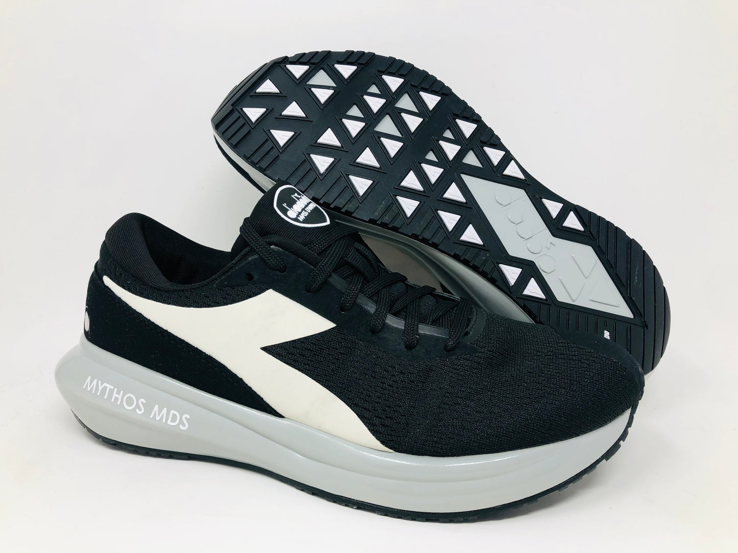 Diadora Women's Mythos MDS Running Shoes Silver Size 9 B(M) US